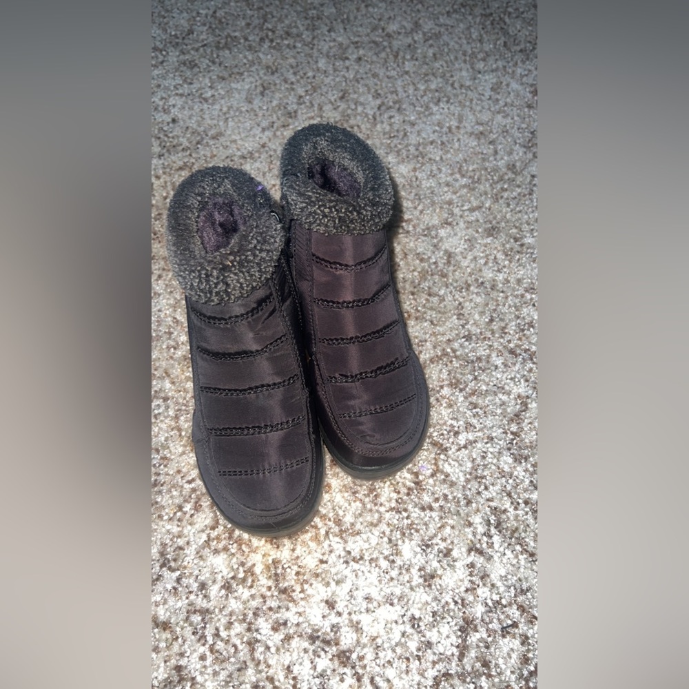 Kids black wedge boots